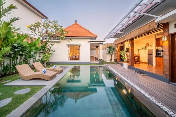 Stylish 3 BR Villa Near Canggu