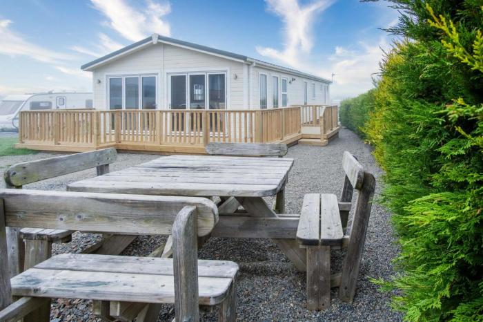 Swallow Lodge - 3 Bedroom Lodge - Wisemans Bridge