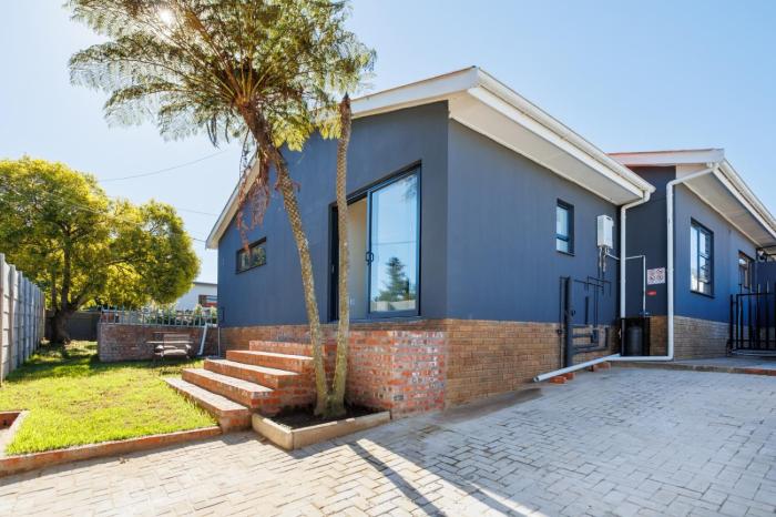 Klein Geheim Garden Cottage