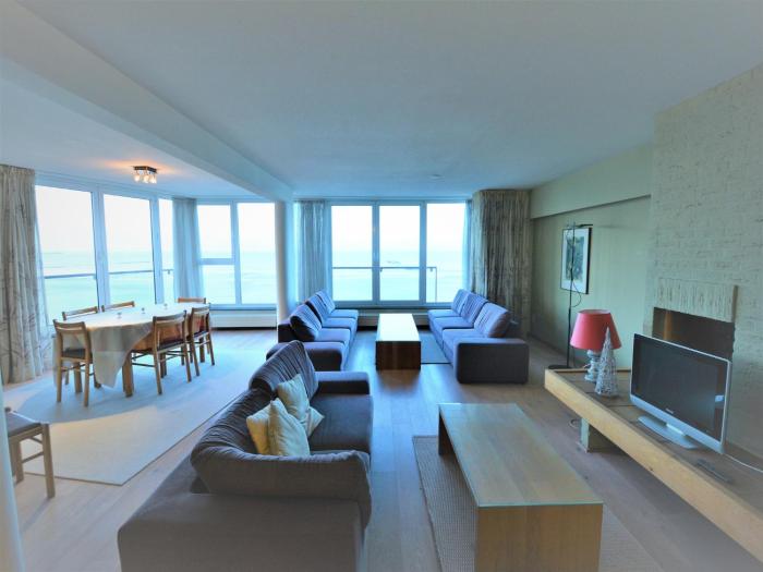 Apartment near Sailing Club with Sea Views