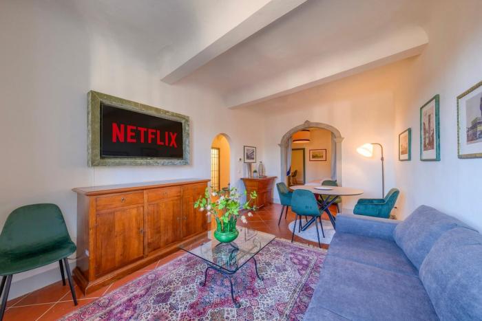 Stylish Flat in Tower Donati, 5 min from Duomo