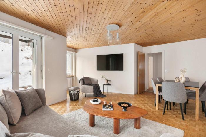 Modern Alpine Stay Terrace Central Davos