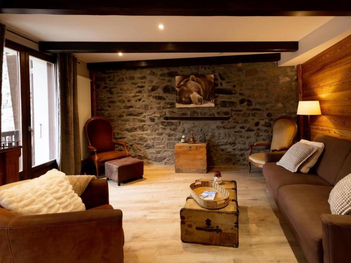 Appartement 4 pièces pour 89 pers, animaux admis, balcon et parking - FR-1-263-218