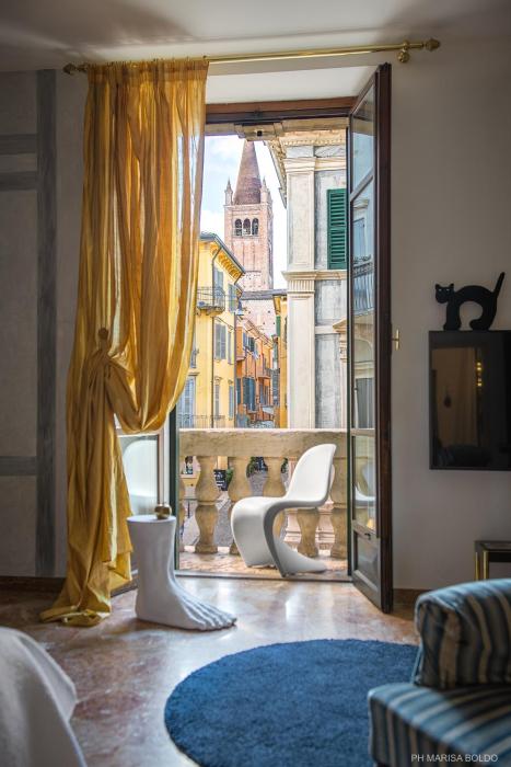 Billies Flat RED - art & design apt in Verona historic centre