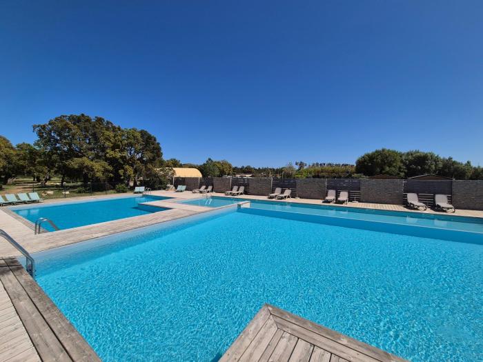 Charmant T2 climatisé avec terrasse à 5min des plages