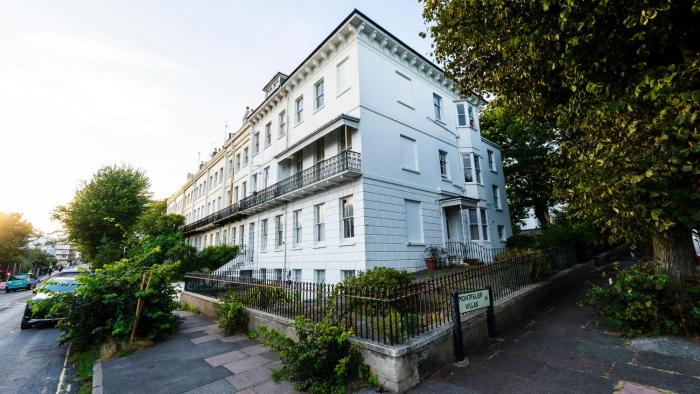 Beautiful Apartments in Central Brighton - Free Parking