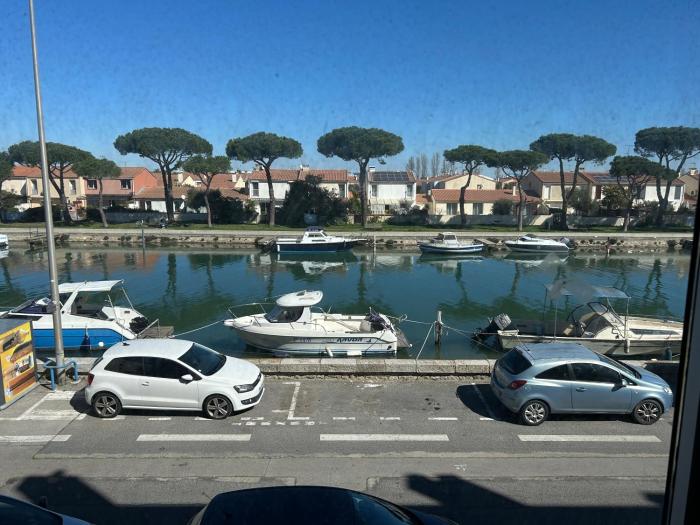 Appt t2 cabine parking privée superbe vue canal