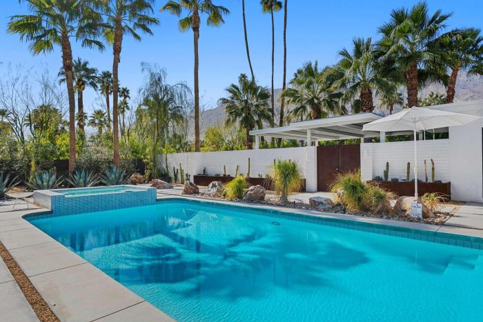 Belden Crist House Downtown Walk