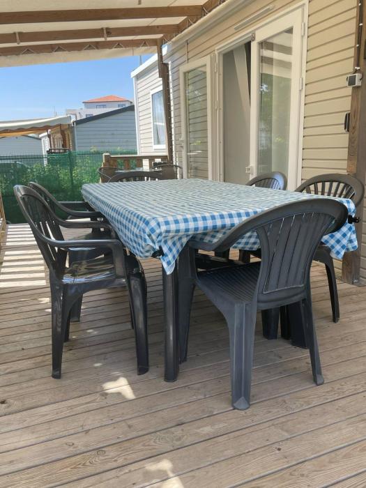 Mobil-Home climatisé de 40m2 à 800m de la plage