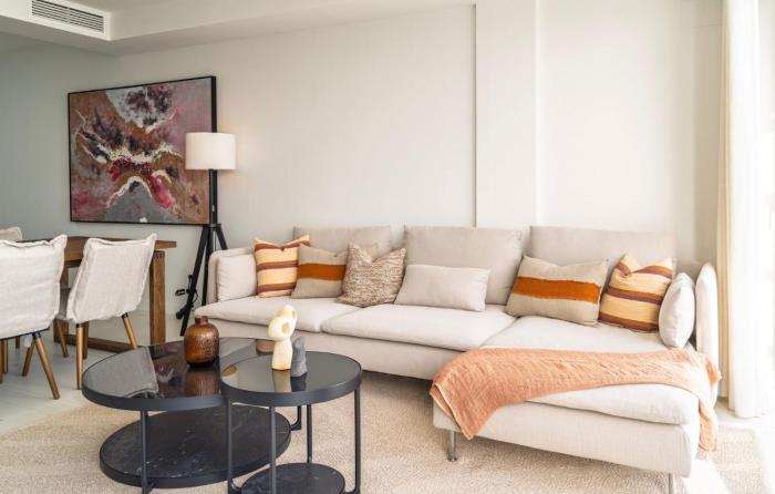 Modern Two-Bedroom Coastal Retreat with Panoramic Sea Views to Africa