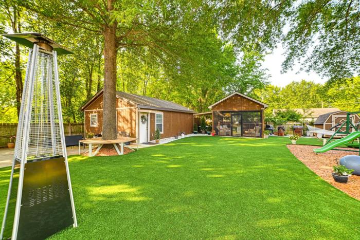 Home w Hot Tub, Playset & Grills in Clarksville!