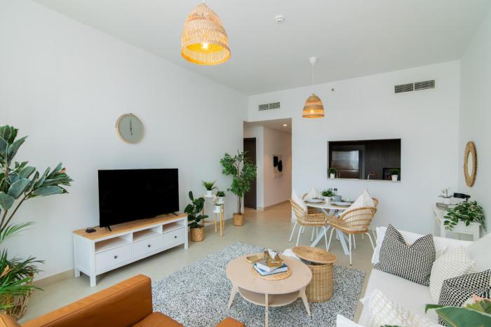 Elite Escape Holiday Home - 2 BHK Getaway with Dubai Mall Access - 1508