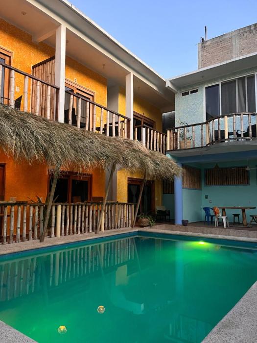 Zipoliteville - HOTEL NUDISTA