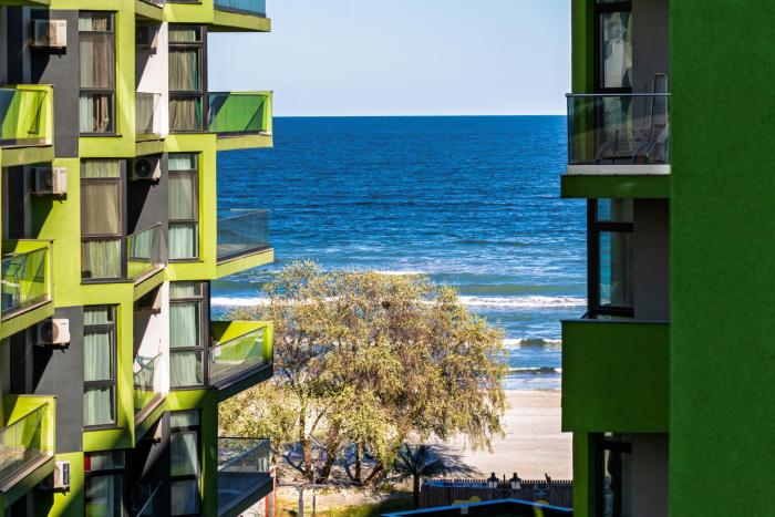 EKA Studio - Pool & Spa Beach Resort