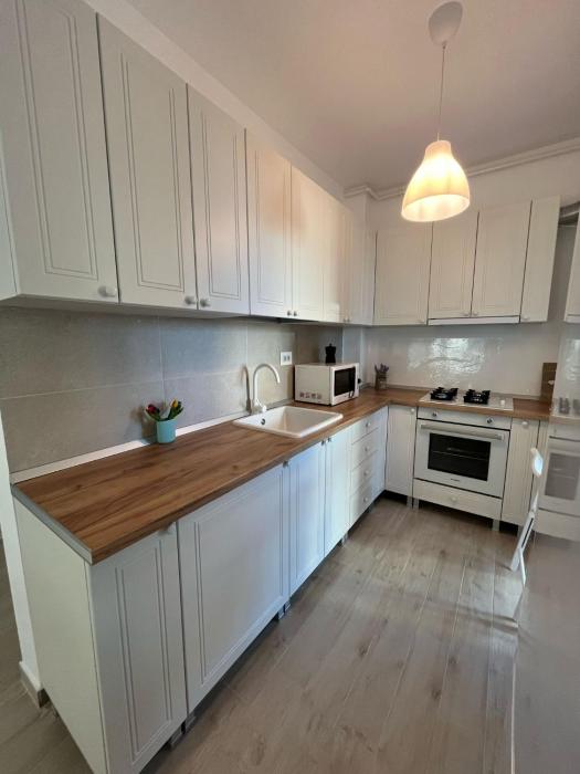 Apartament Maya - 2 Camere, Pool, Spa and Private Parking