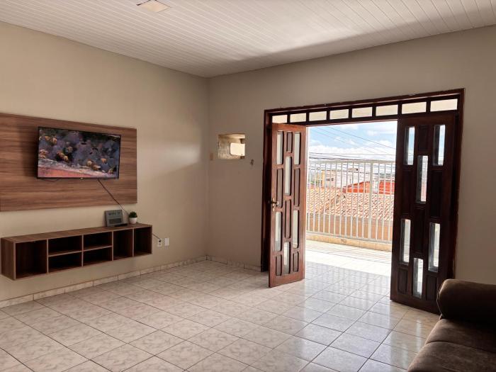 Duplex 3 quartos Ar condicionado 2 camas casal 5 camas solteiro Garagem para 3 carros proximo ao Centro e Shopping