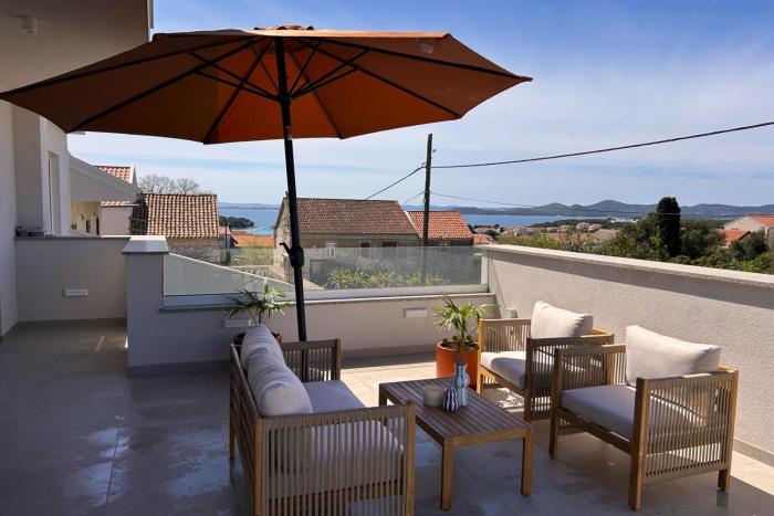 Luxury villa with hot tub Pakostane, Biograd - 24223