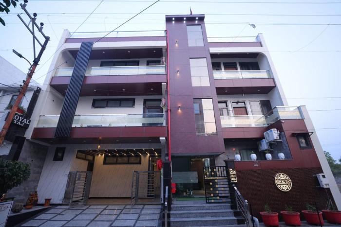 Royal Taj Twin Palace near Taj Mahal