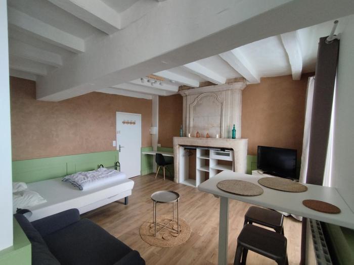 Studio meublé au pied des clochers tors