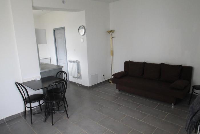 Nice modern house, bright and quiet assured