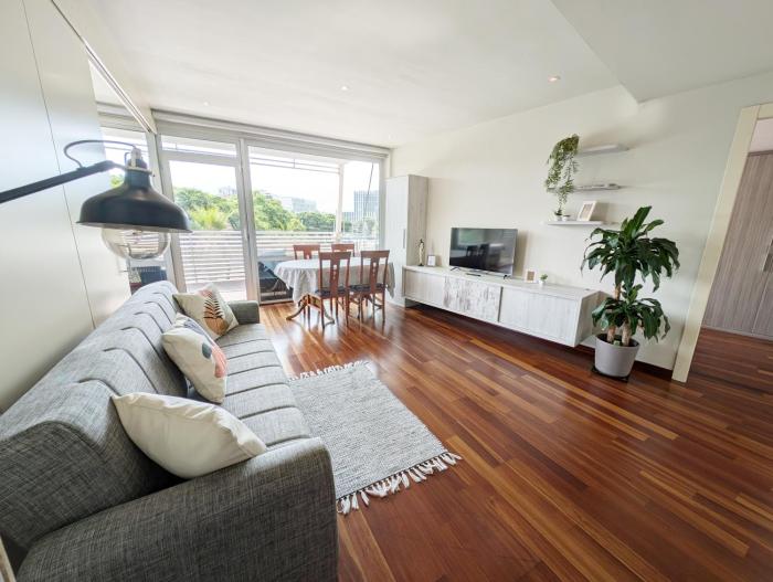 Barcelona Forum Pool and Parking included and Beach 5min