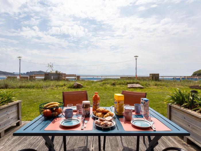 Pieds Dans Leau Madame est Servie