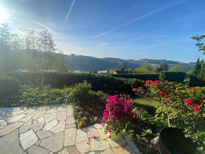 Modernes Refugium mit Seeblick