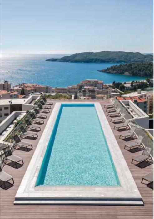 Vuelo Sobre by In Property