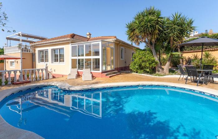 Awesome Home In Rojales With Kitchen