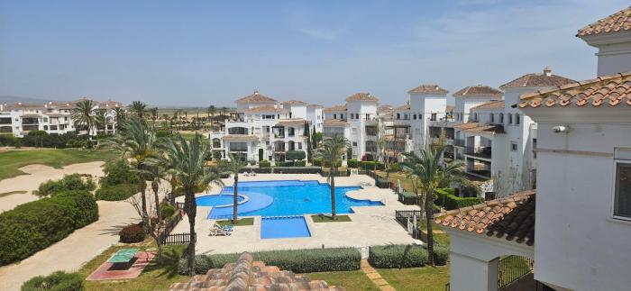Exclusive Silent & Sunny Top Floor Apartement, 2 Pools & Golfview