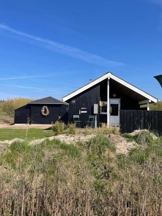 Exclusive Cottage close to Tornby Beach