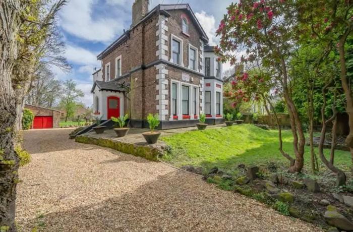 Casbah Coffee Club Suites