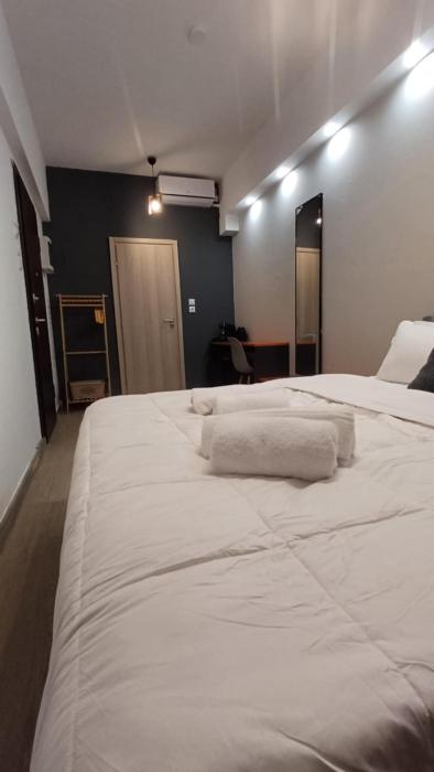 Aiolou street rooms 2& apartments