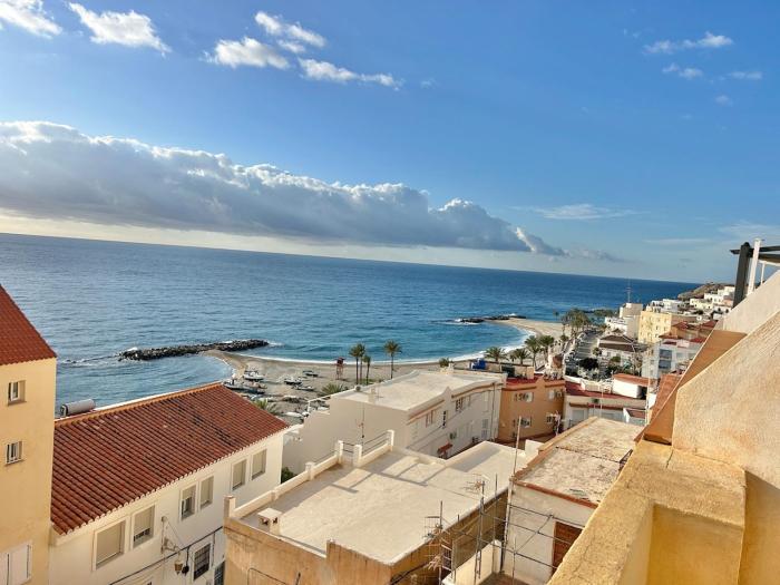 Terrace with Stunning View 5 Min to Beach