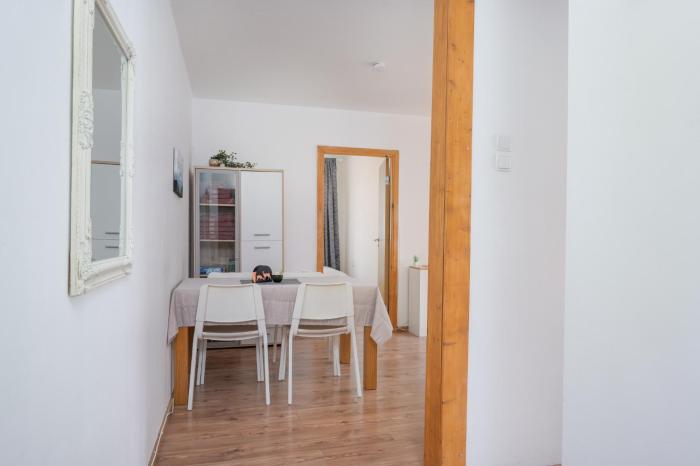 Cozy Family Apartment Near the City Center