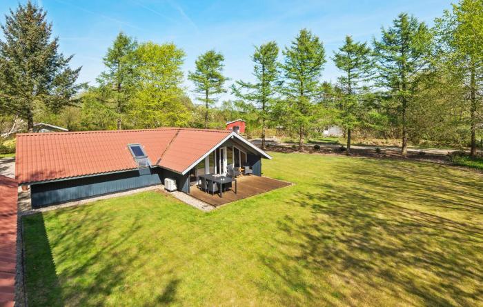 Gorgeous Home In Oksbøl With Sauna