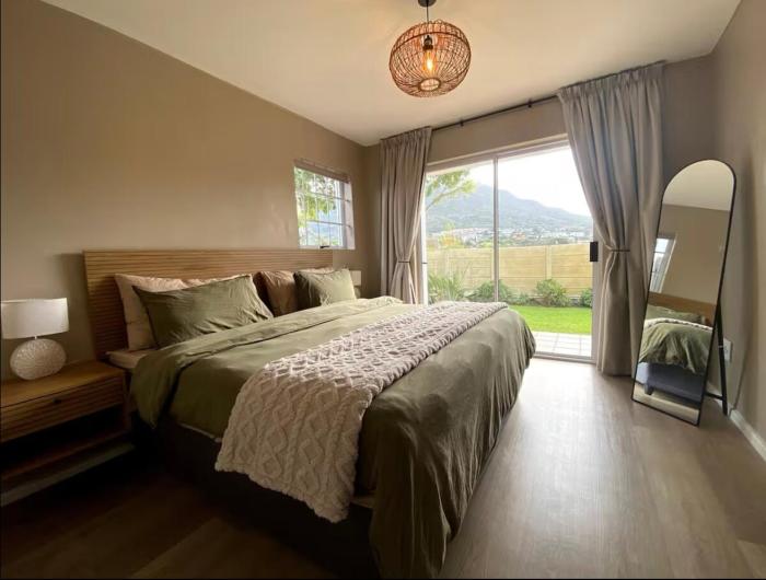 2 Bedroom Apartment, Princess Beach Club, HoutBay