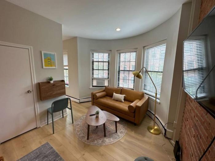 Peaceful Back Bay Studio