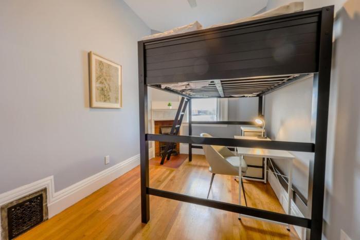 Spacious Back Bay 2BR