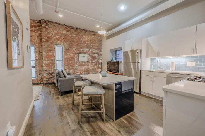 Centralized Downtown Location Onsite Parking