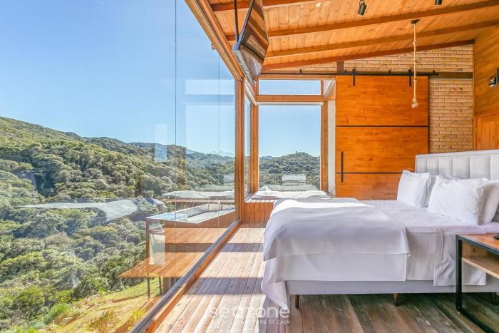 Incrível cabana com vista da serra VST021