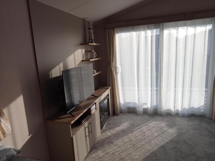 Lovely 6 Berth Caravan With Decking At Haven Skegness, Lincolnshire Ref 88037Ob