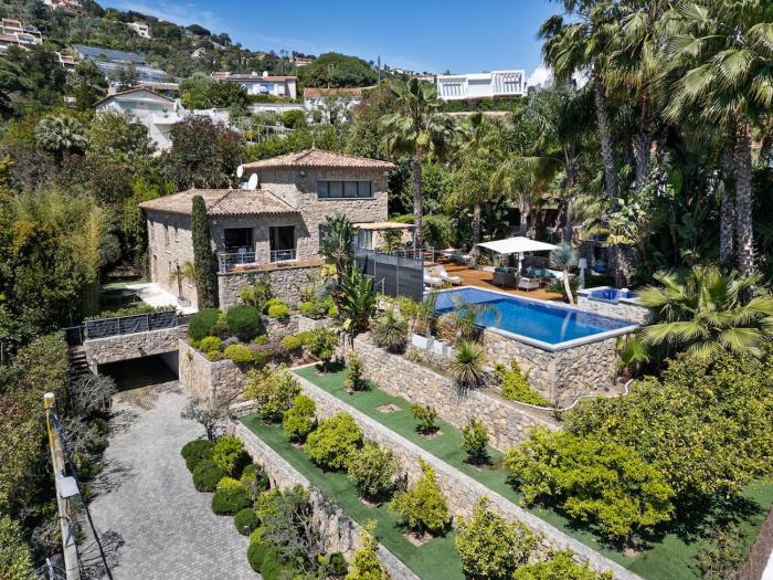 Azurenting - Domaine exclusif vue mer avec piscine