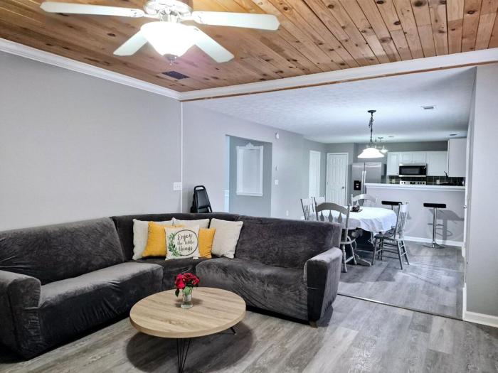 Cozy 5-Bedroom Home with Spacious Deck