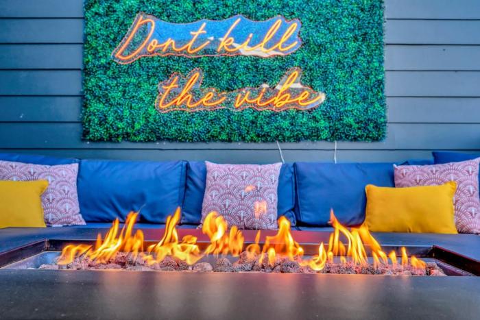 Private Roof Deck - Game Room - Broadway in 10