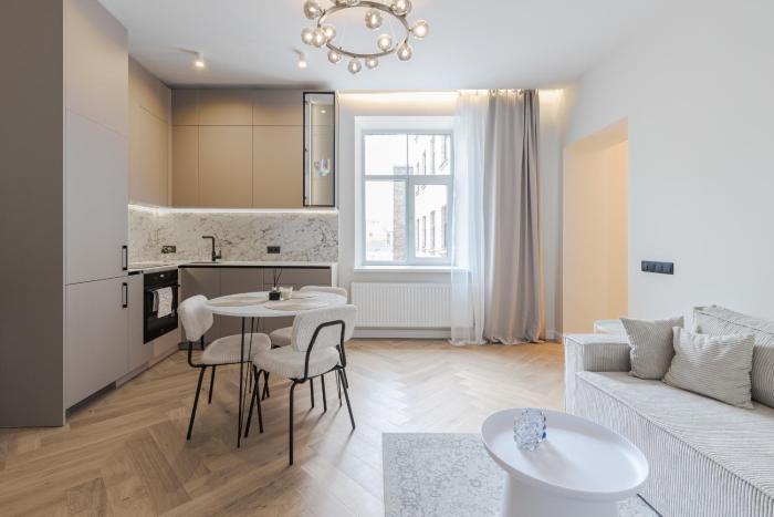 Elegant City Center Apartment