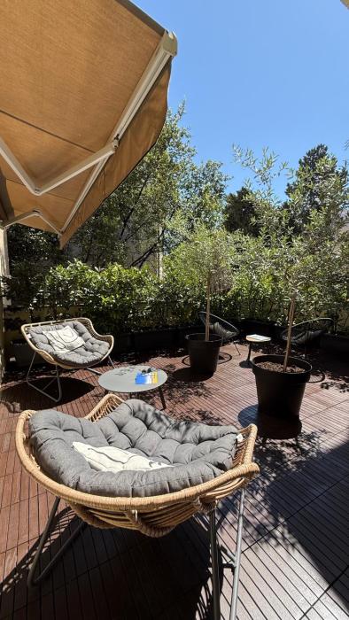 Monvi Luxury Suites near Bačvice beach and old town