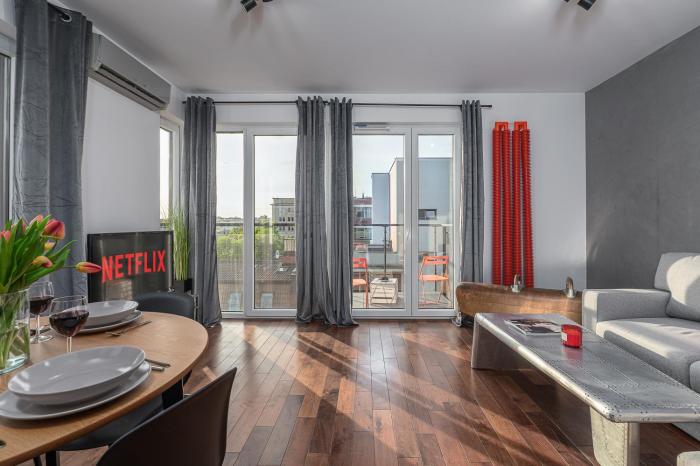 Lumina I 3-room Apartment with Large Terrace I AC I Balcony