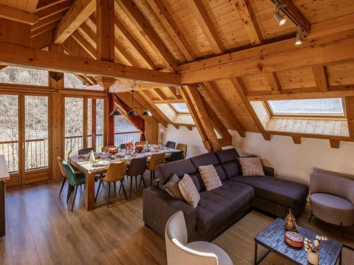 Chalet 6 pièces pour 12 personnes avec parking et animaux admis - FR-1-263-156