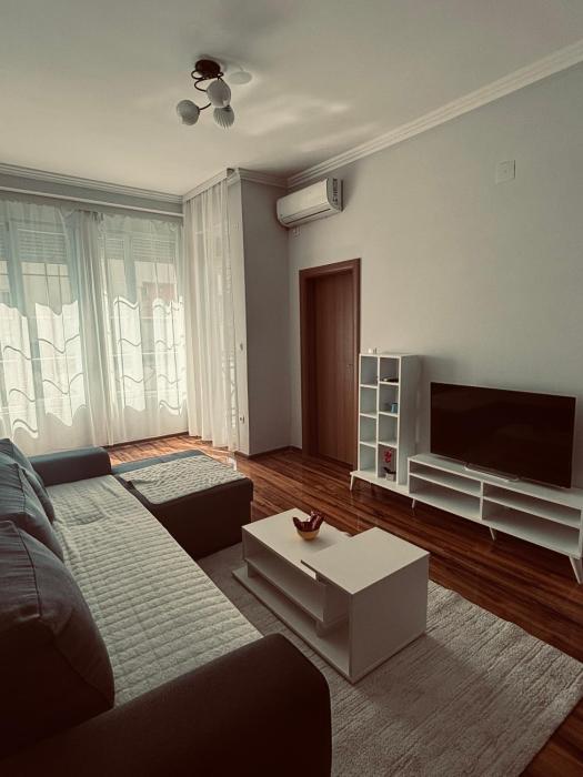Beverly Apartment